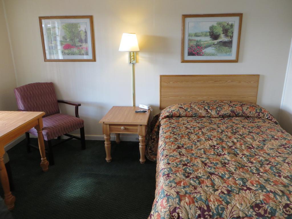 Pine Crest Motor Lodge Holly Springs Oda fotoğraf